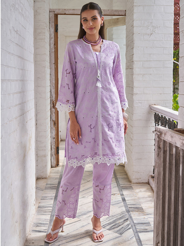 This co-ord set features elegant schiffli lace accents on the hem and sleeves. Shop Now!