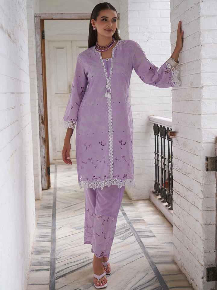 This co-ord set features elegant schiffli lace accents on the hem and sleeves. Shop Now!