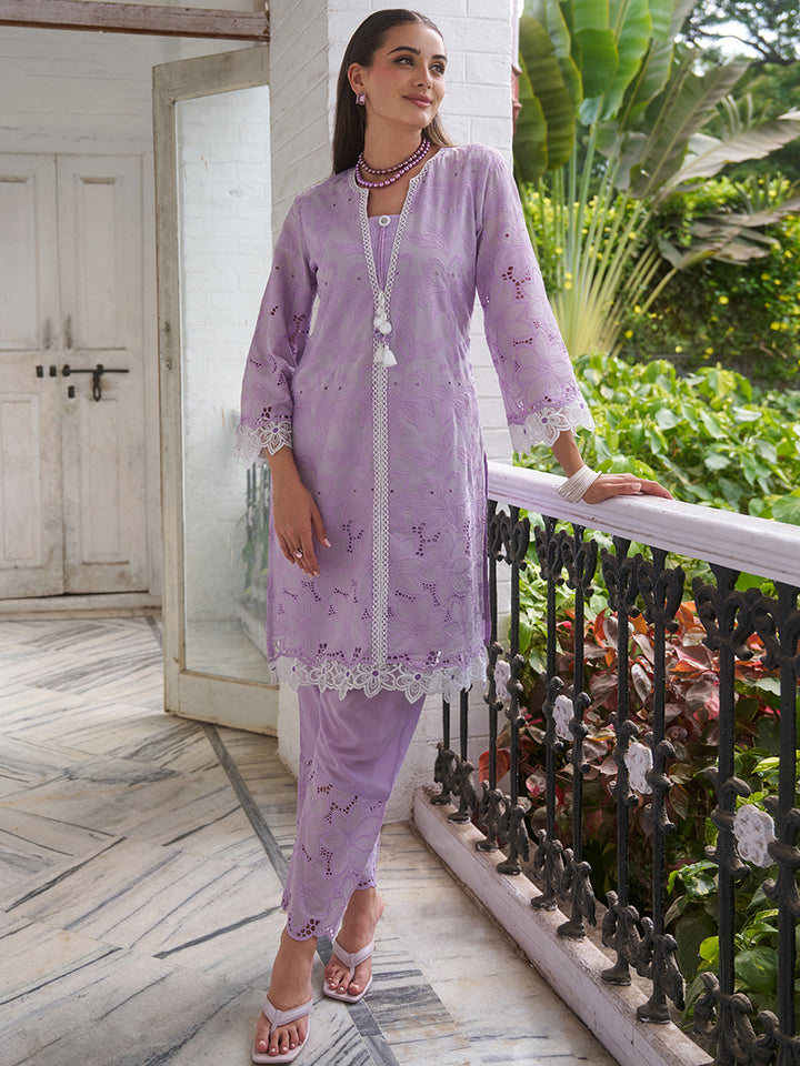 This co-ord set features elegant schiffli lace accents on the hem and sleeves. Shop Now!