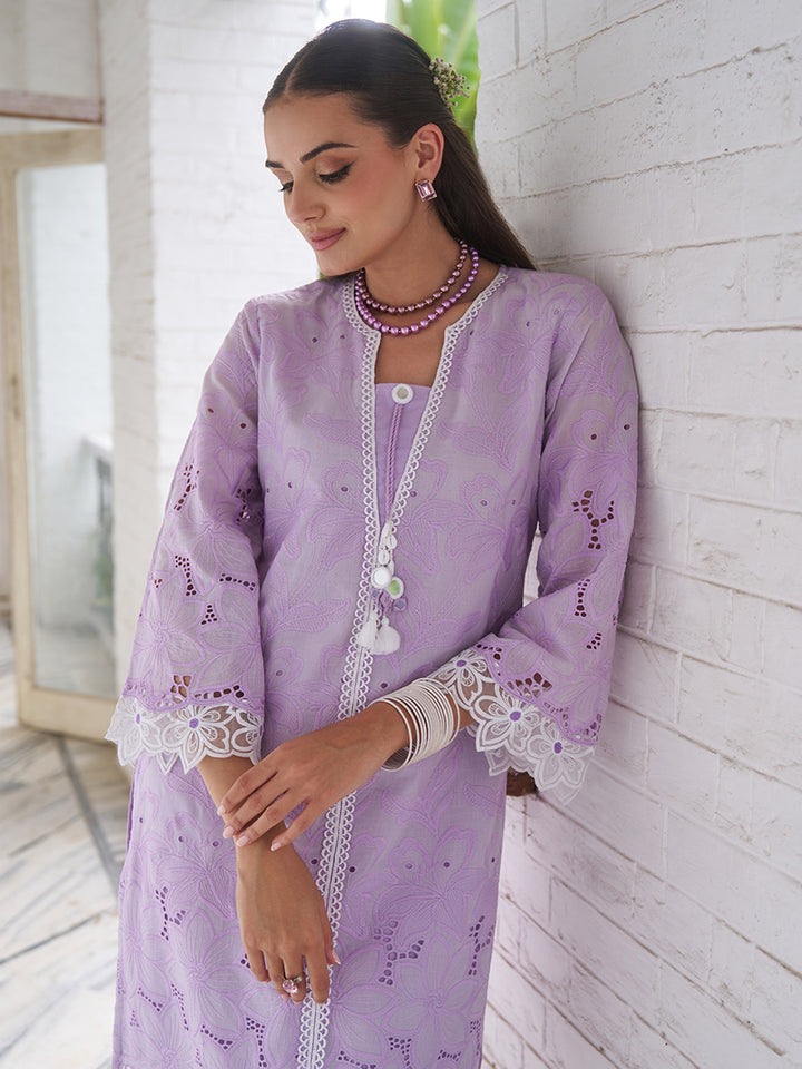 This co-ord set features elegant schiffli lace accents on the hem and sleeves. Shop Now!
