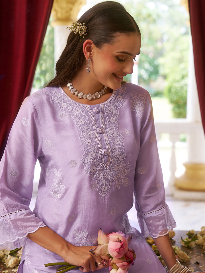 Crafted in luxurious viscose fabric, this co-ord set features a classic round neckline. Shop Now!