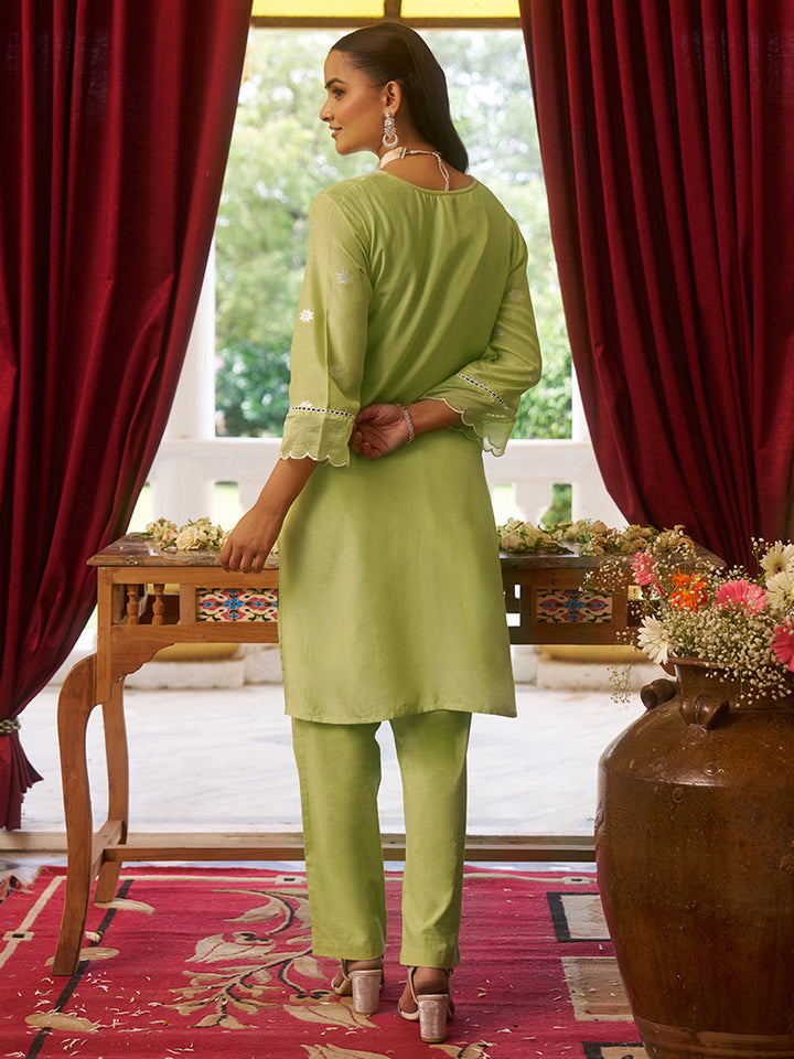 Crafted in luxurious viscose fabric, this co-ord set features a classic round neckline. Shop Now!
