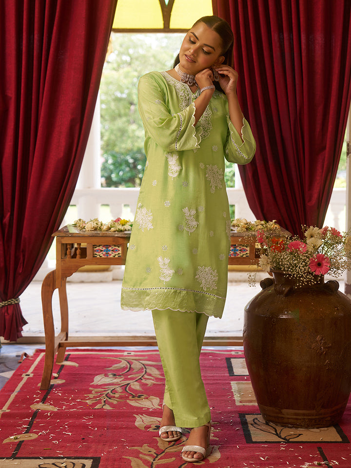 Crafted in luxurious viscose fabric, this co-ord set features a classic round neckline. Shop Now!