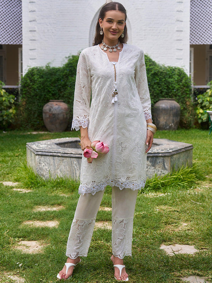This co-ord set features elegant schiffli lace accents on the hem and sleeves. Shop Now!