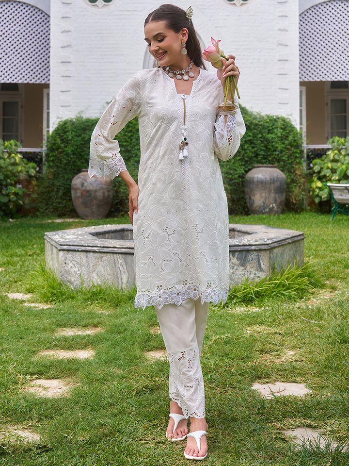 This co-ord set features elegant schiffli lace accents on the hem and sleeves. Shop Now!