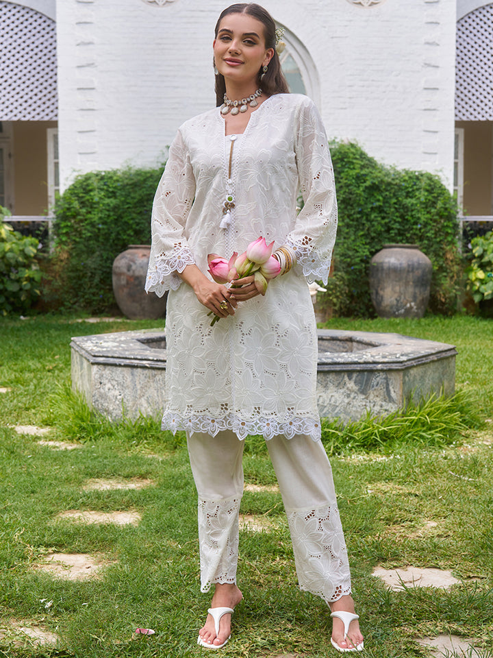 This co-ord set features elegant schiffli lace accents on the hem and sleeves. Shop Now!