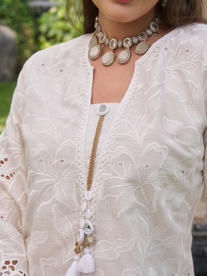 This co-ord set features elegant schiffli lace accents on the hem and sleeves. Shop Now!