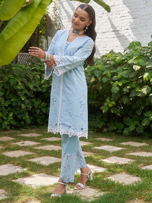 This co-ord set features elegant schiffli lace accents on the hem and sleeves. Shop Now!
