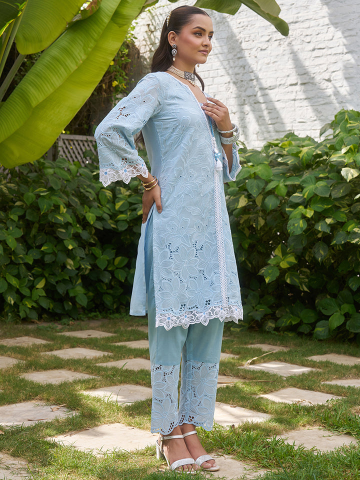 This co-ord set features elegant schiffli lace accents on the hem and sleeves. Shop Now!