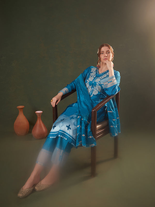 Blue Jacquard Floral Embroidered Kurta Set with Organza Dupatta