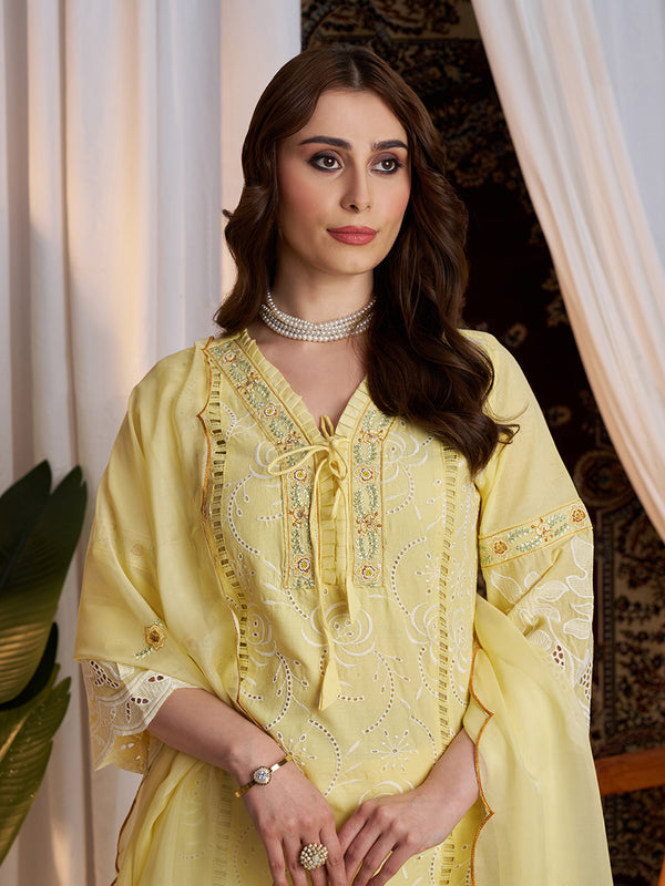 This Kurta Set with Organza Dupatta is a beautiful blend of comfort and craftsmanship. Shop Now!