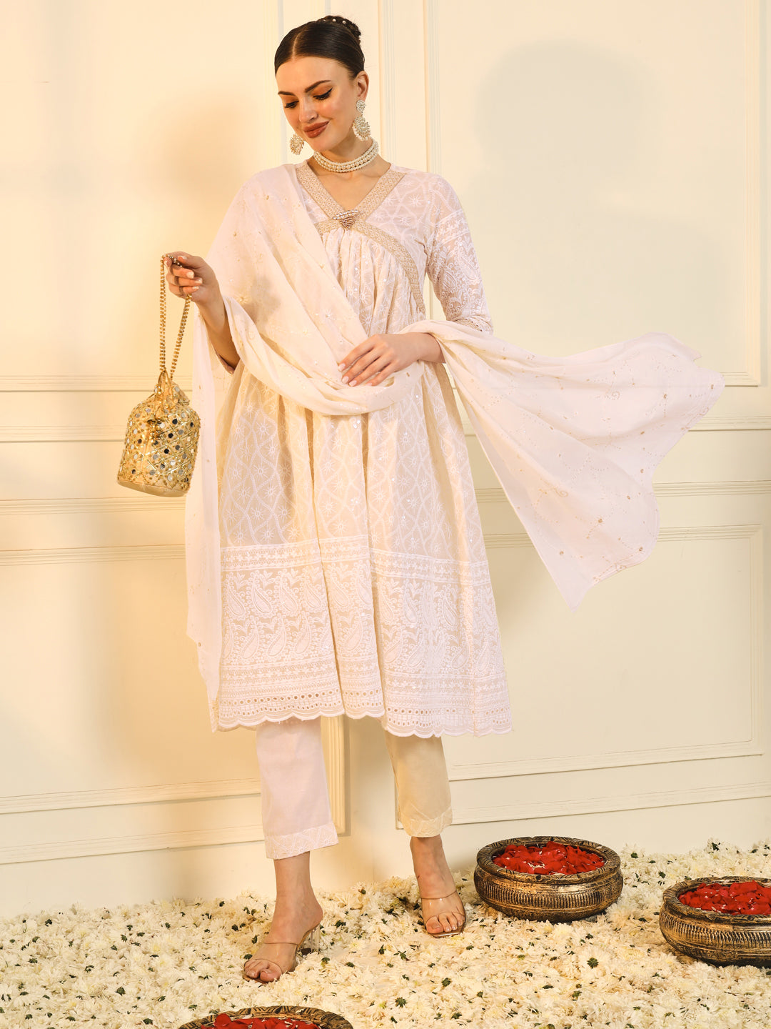 Chikankari Embroidered Kurta Set With Mul Dupatta Heeposh